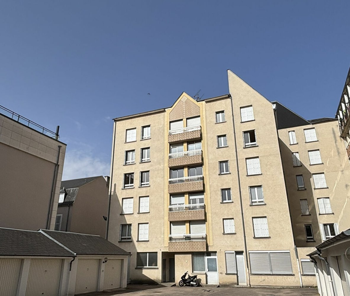 1 bedroom Apartment in Bourges, France No. 102854