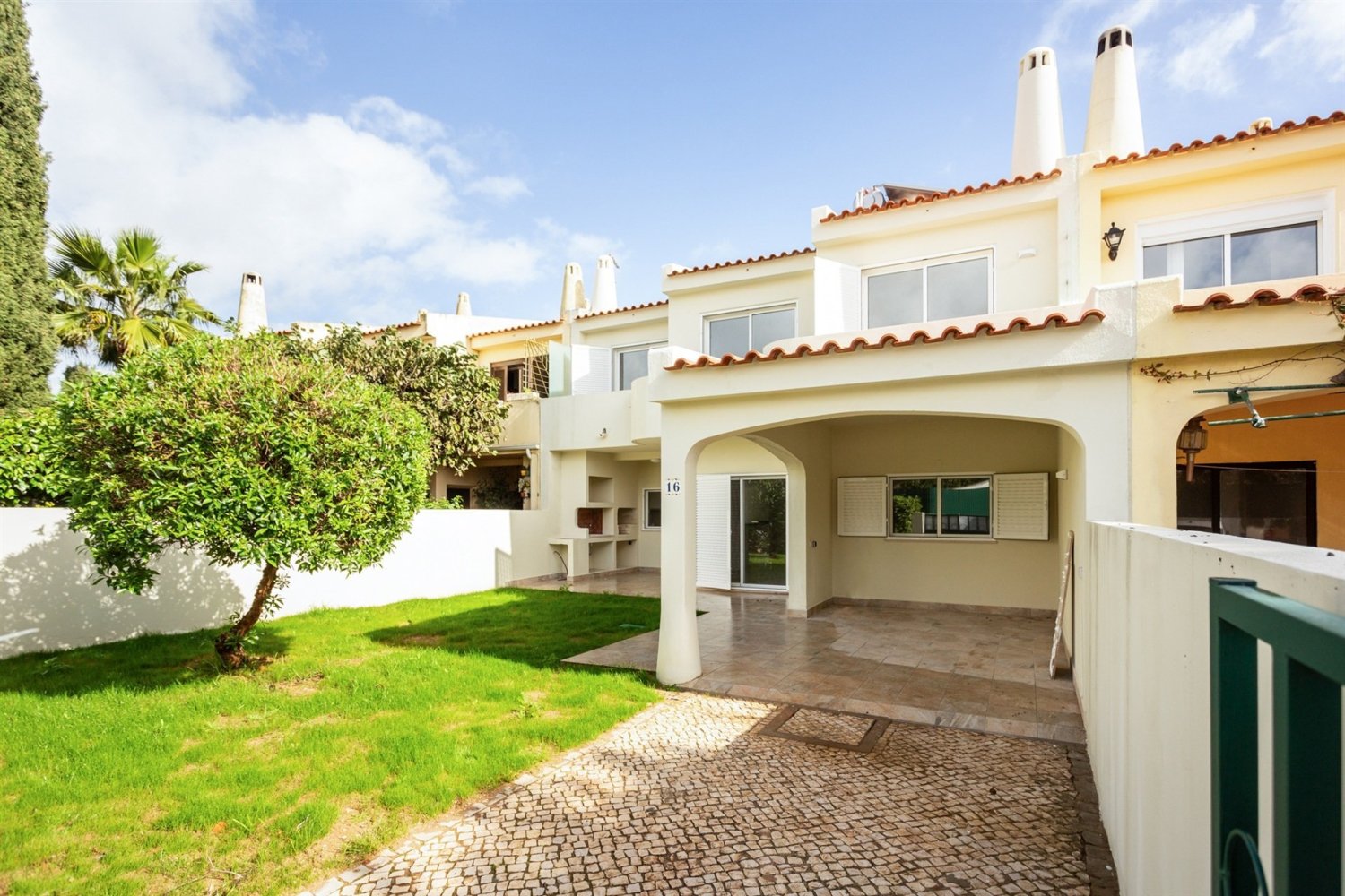3 bedrooms Townhouse in Albufeira, Portugal No. 115575