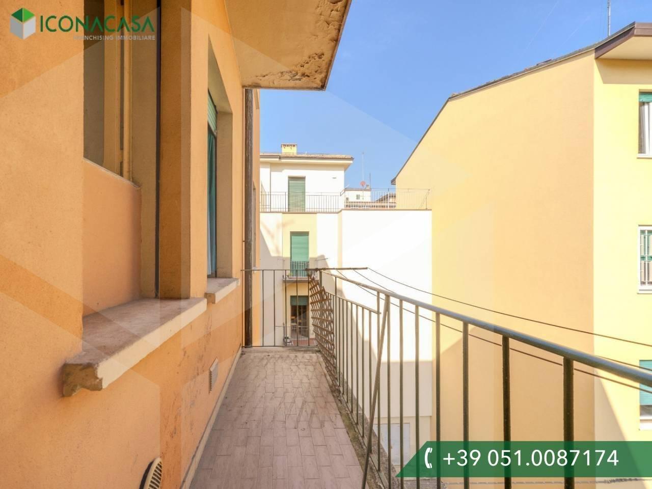 4 rooms Apartment in Bologna, Italy No. 36329