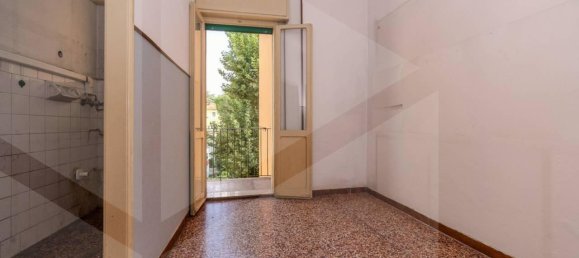 4 rooms Apartment in Bologna, Italy No. 36329 4