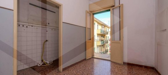 4 rooms Apartment in Bologna, Italy No. 36329 6