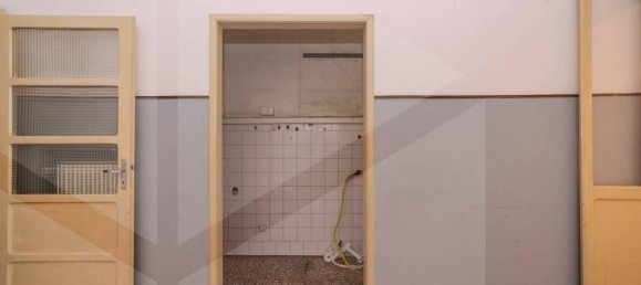 4 rooms Apartment in Bologna, Italy No. 36329 7