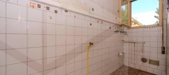 4 rooms Apartment in Bologna, Italy No. 36329 9