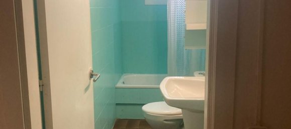 Квартира с 2 спальнями в Бадалона, Испания № 137121 2