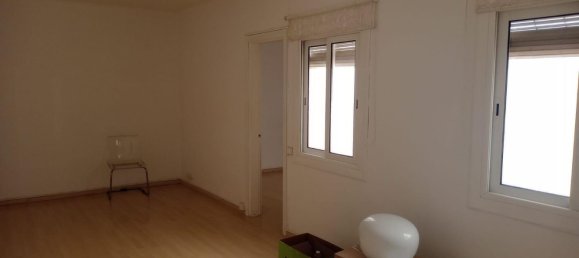 Квартира с 2 спальнями в Бадалона, Испания № 137121 14