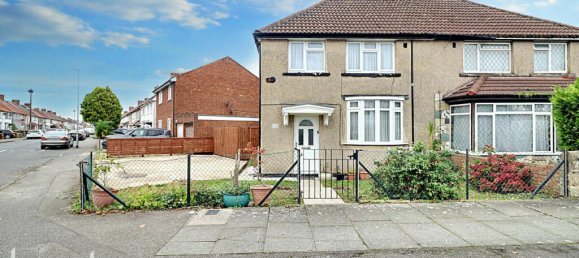 3 bedrooms House in Hayes, United Kingdom No. 5061 2