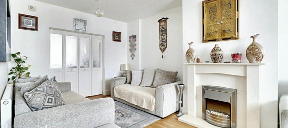 3 bedrooms House in Hayes, United Kingdom No. 5061 4