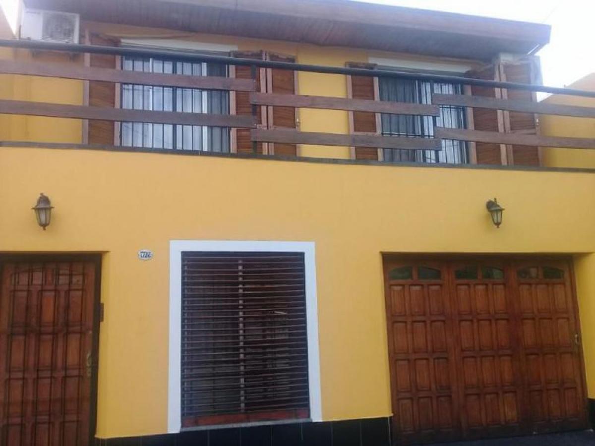 3 bedrooms House in Bermudez, Argentina No. 20885