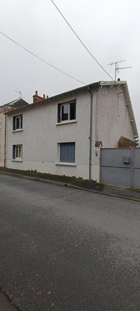 Дом с 4 спальнями в Вьерзон, Франция № 70496