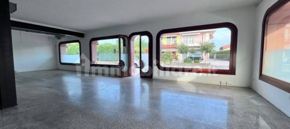 2-Zimmer Gewerbliche Immobilie in Campodarsego, Italy, Nr. 179181 13