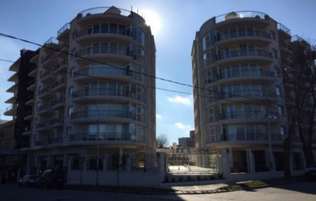 Apartamento de 2 dormitorios en Mar del Plata, Argentina No. 99250