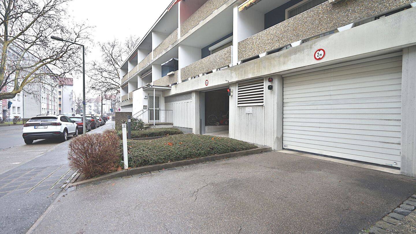  موقف سيارات في Nuremberg, Germany رقم 319541