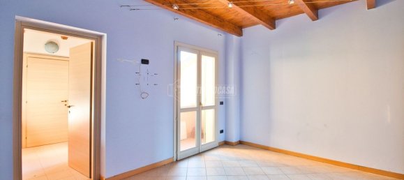 Casa de 4 habitaciónes en Prarolo, Italy No. 165589 19