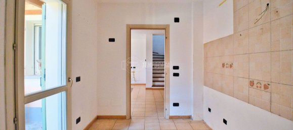 Casa de 4 habitaciónes en Prarolo, Italy No. 165589 8