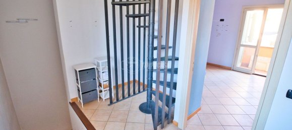 Casa de 4 habitaciónes en Prarolo, Italy No. 165589 16