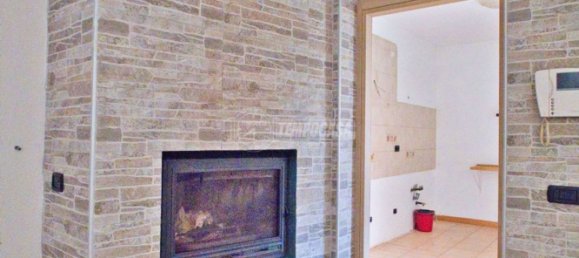 Casa de 4 habitaciónes en Prarolo, Italy No. 165589 3