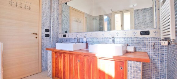 Casa de 4 habitaciónes en Prarolo, Italy No. 165589 11