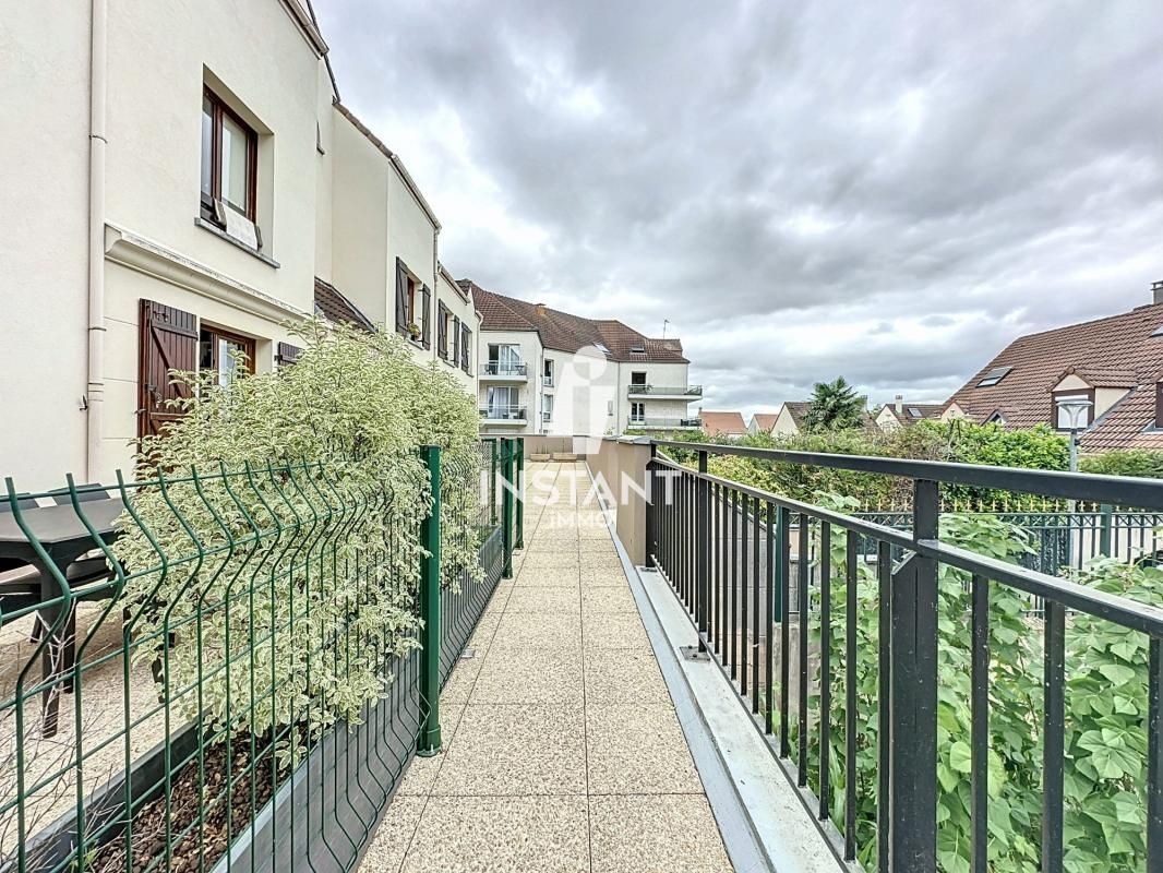 2 bedrooms Apartment in Pontault-Combault, France No. 164868