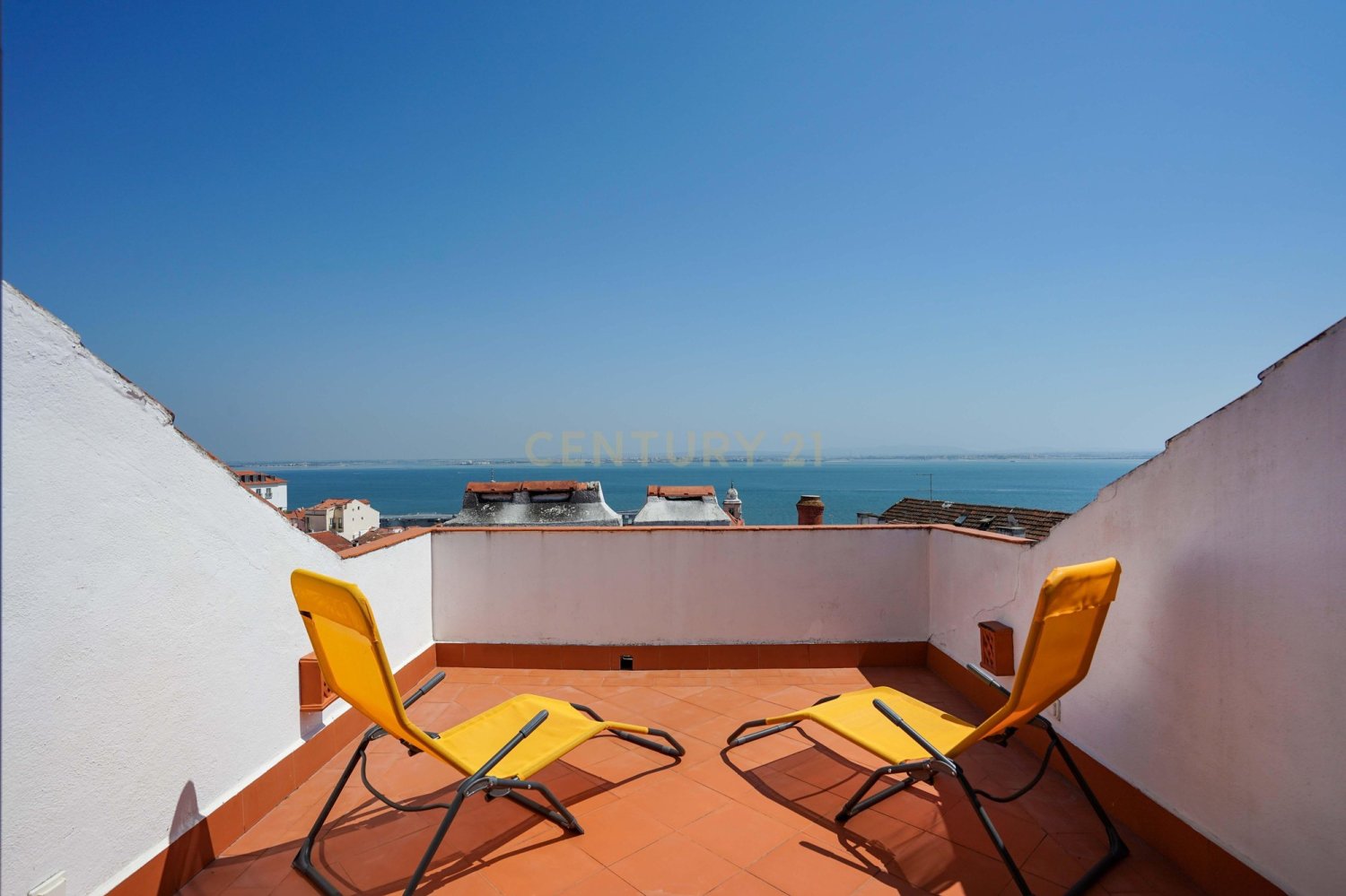 Квартира с 2 спальнями в Лиссабон, Португалия № 268240