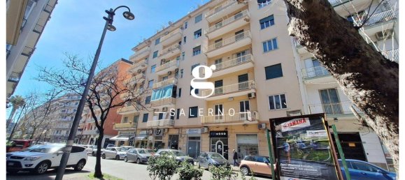 4 bedrooms Apartment in Salerno, Italy No. 56580 2