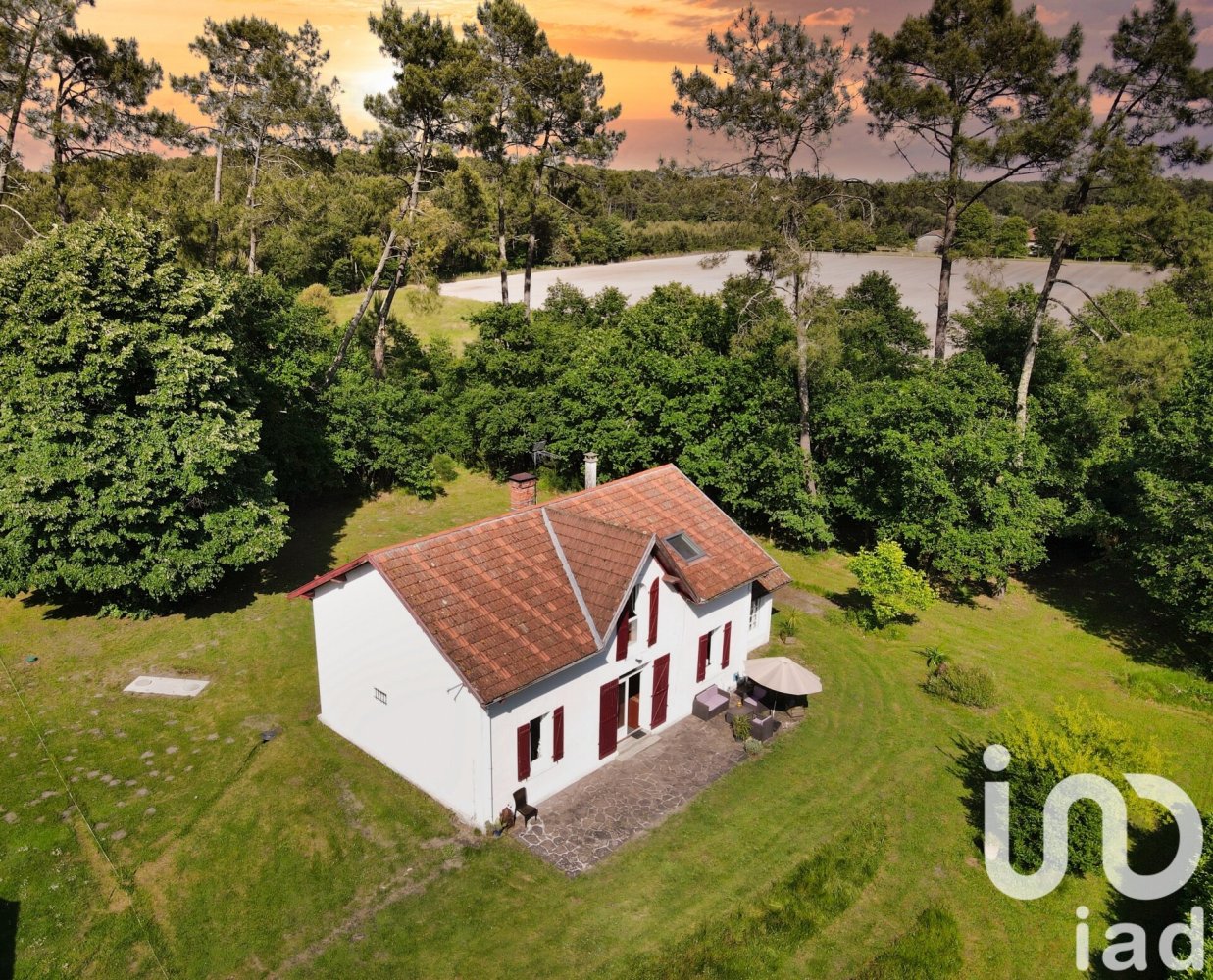 4 bedrooms House in Herm, France No. 100355