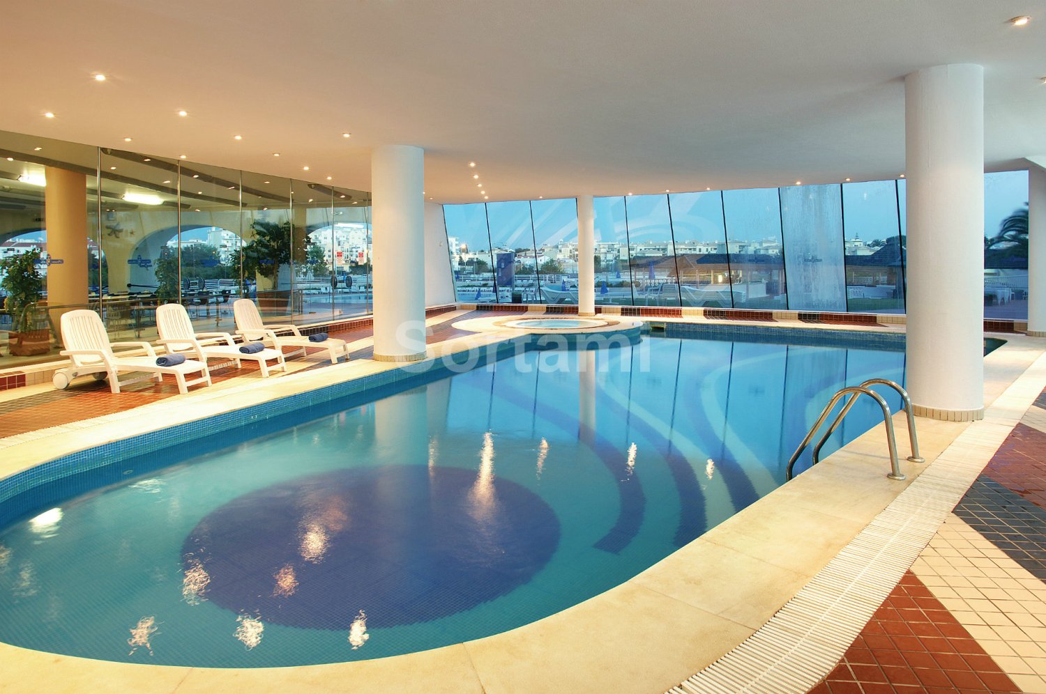 Квартира с 1 спальней в Албуфейра, Португалия № 10015