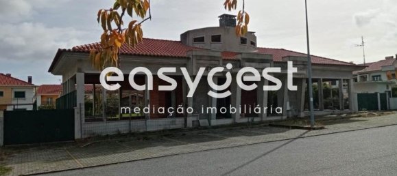 184m² Commercial property in Fundao, Portugal No. 147878 3