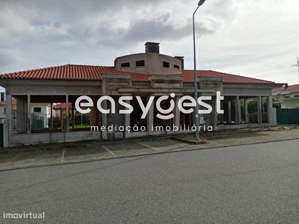 184m² Commercial property in Fundao, Portugal No. 147878