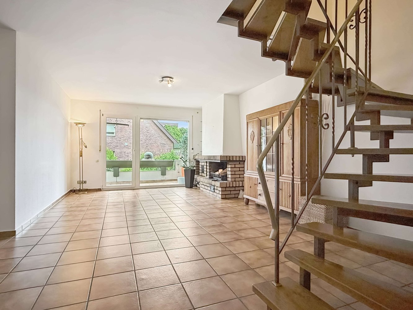 Дуплекс с 2 спальнями в Мюльхайм ан дер Рур, Германия № 247242