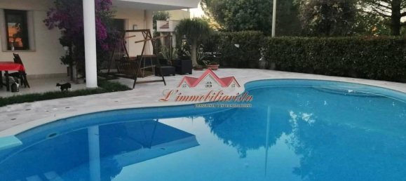 6 rooms Villa in Casamassima, Italy No. 147890 3