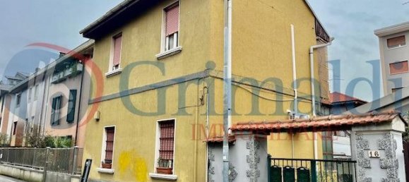 Casa de 4 divisões em Bresso, Italy N.º 233837 32