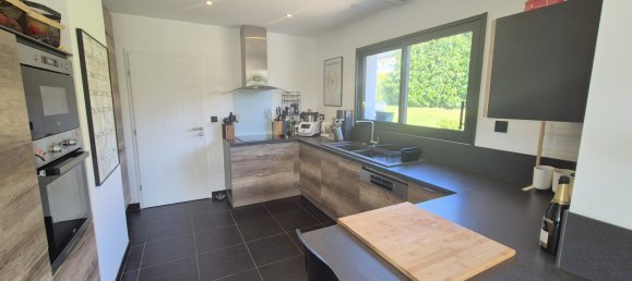 4 bedrooms House in Saint-Yvi, France No. 201624 3