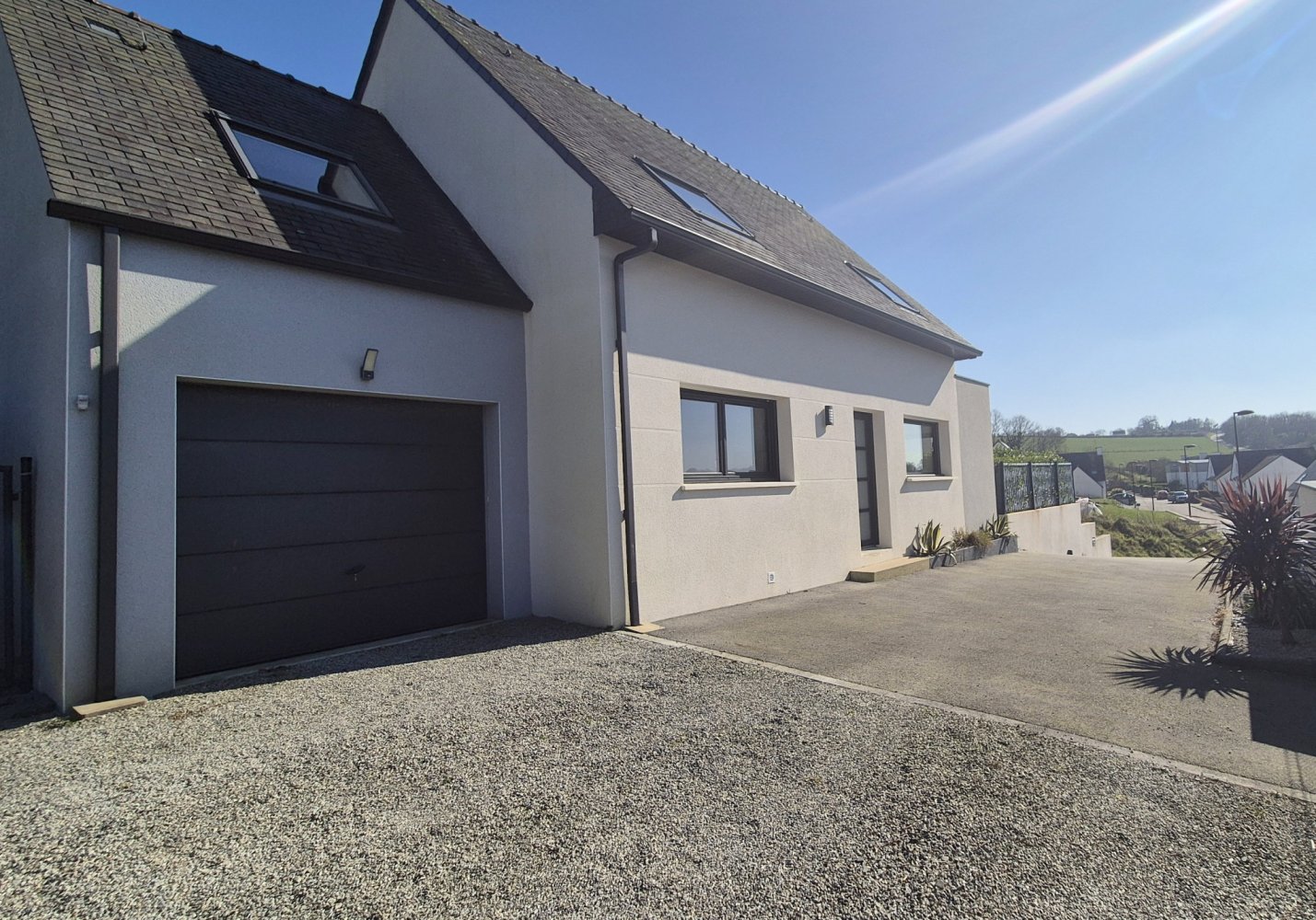 4 bedrooms House in Saint-Yvi, France No. 201624