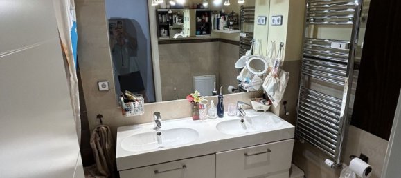 Apartamento de 3 dormitorios en Madrid, Spain No. 191389 25