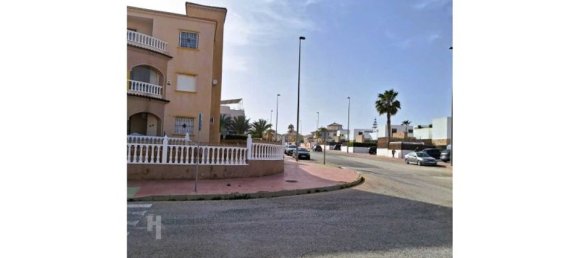 2 bedrooms Penthouse in Cabo Roig, Spain No. 181516 15