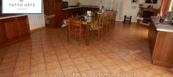 6-salle Appartement à Lariano, Italy No. 204573 8