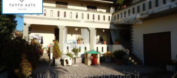 6-salle Appartement à Lariano, Italy No. 204573 22