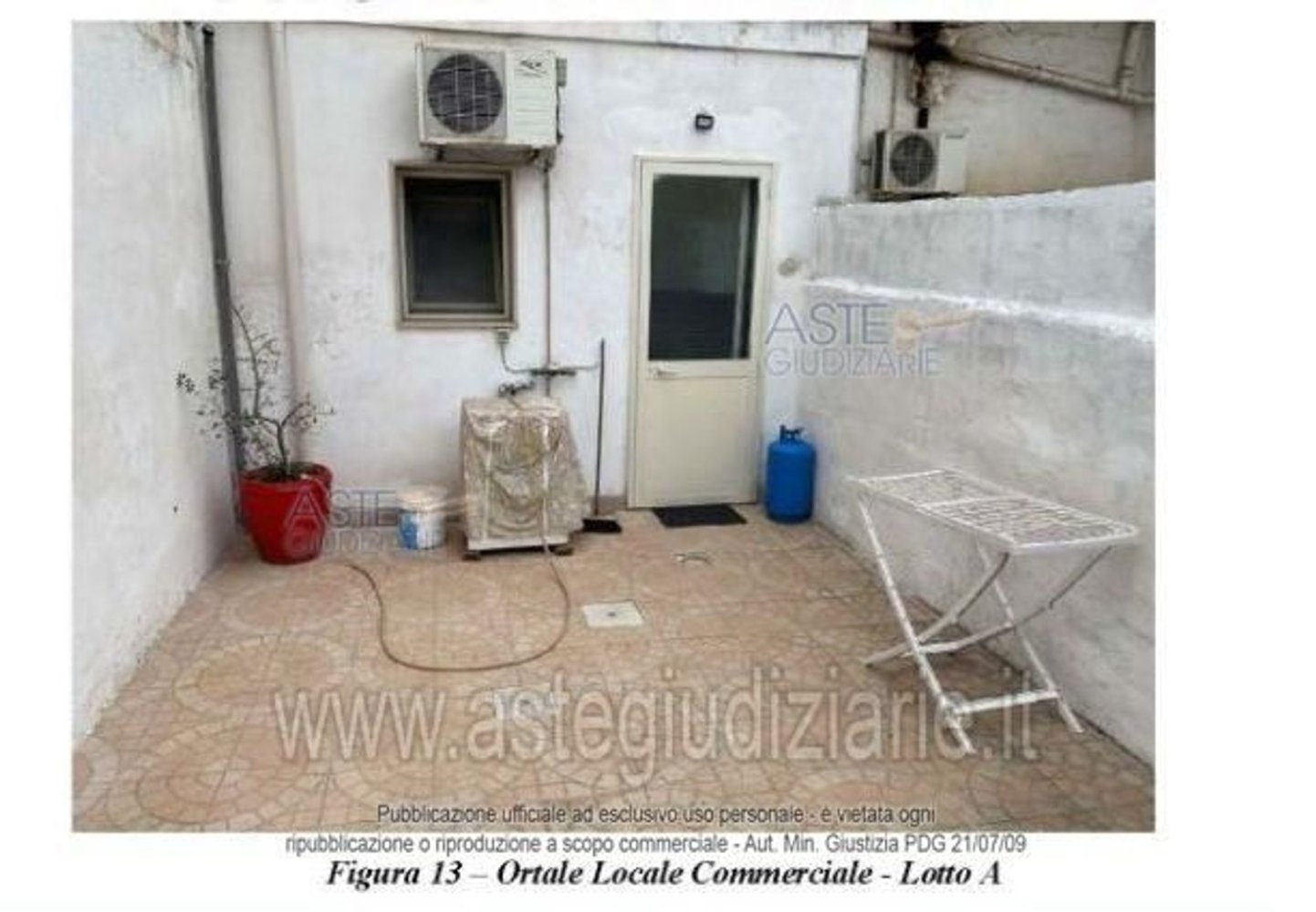  عقار تجاري في Avetrana, Italy 65متر مربع رقم 32356