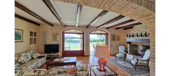 5 Schlafzimmer Haus in Montegranaro, Italy, Nr. 159645 34