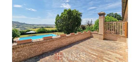 5 Schlafzimmer Haus in Montegranaro, Italy, Nr. 159645 3