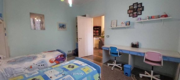 4 rooms Apartment in Genoa, Italy No. 72169 19