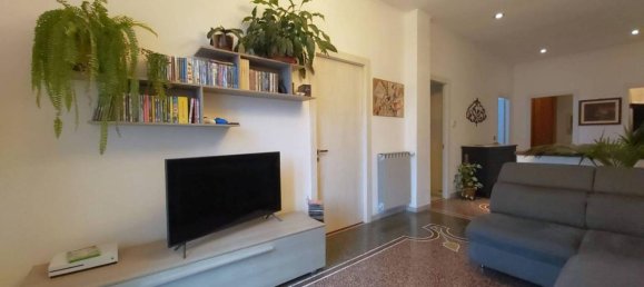 4 rooms Apartment in Genoa, Italy No. 72169 9