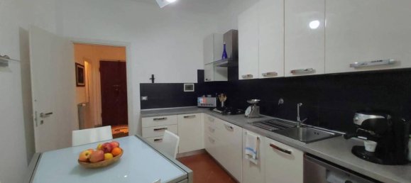 4 rooms Apartment in Genoa, Italy No. 72169 14