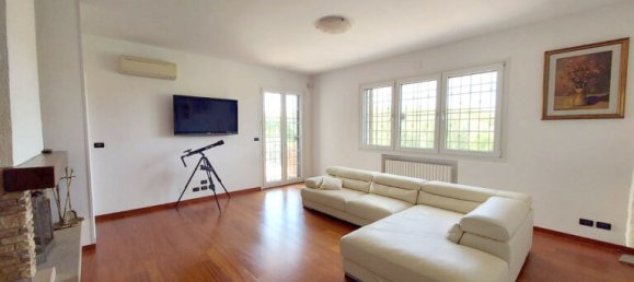 5 bedrooms Villa in Lazio, Italy No. 312291 7