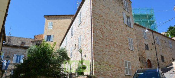 4 Schlafzimmer Wohnung in Fermo, Italy, Nr. 9735 2