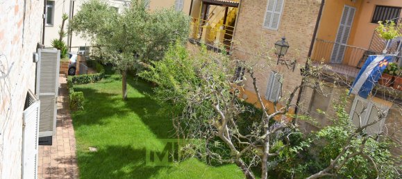 4 Schlafzimmer Wohnung in Fermo, Italy, Nr. 9735 10