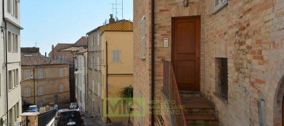 4 Schlafzimmer Wohnung in Fermo, Italy, Nr. 9735 5