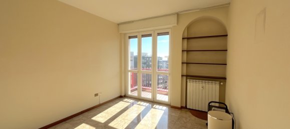 4 bedrooms Apartment in Sesto San Giovanni, Italy No. 118836 6