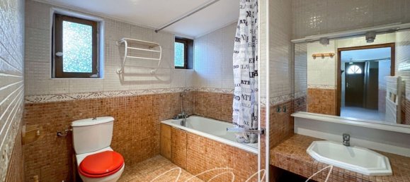 4 bedrooms House in Villiers-Saint-Georges, France No. 143560 6