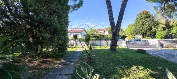 Casa de 3 dormitorios en Casier, Italy No. 380892 2